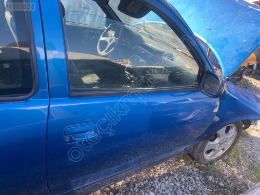 Opel Corsa b sağ kapı