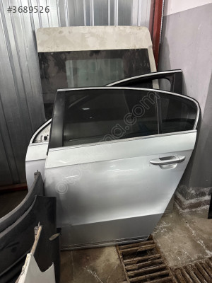 Volkswagen Passat B7 Sol Arka Kapı Çıkma Orijinal