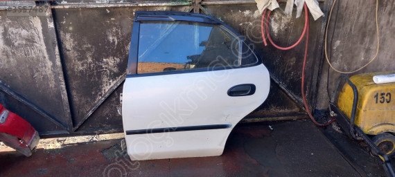 Çıkma mazda familia sol arka kapı