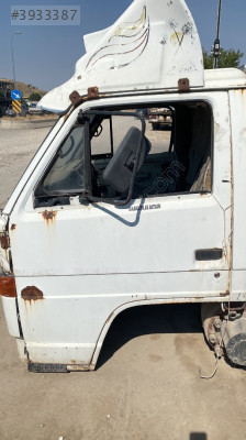 İSUZU NPR 59 ÇIKMA SOL KAPI