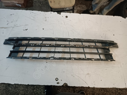 3G0853677E - WOLSWAGEN PASSAT B8 ORTA IZGARA ORJİNAL ÇIKMA