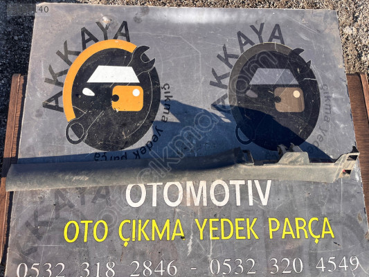 Renault Megane 2 Sağ ön Eşik Bakaliti Orjinal Çıkma