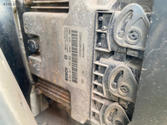 RENAULT TRAFİC 1.9 DCİ MOTOR BEYNİ 0281011759