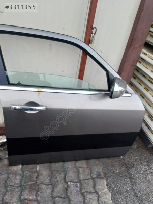 CHRYSLER 300 C SAĞ ÖN KAPI ORİJİNAL ÇIKMA