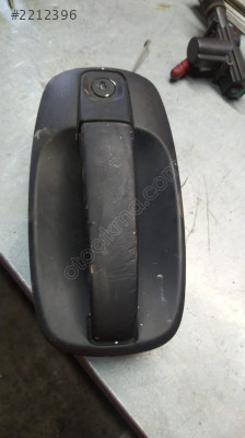Renault trafic sağ ön kapı kolu çıkma