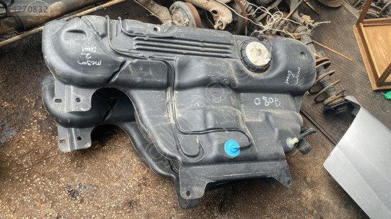 Renault megane 2 çıkma  dizel benzinli yakıt depoları