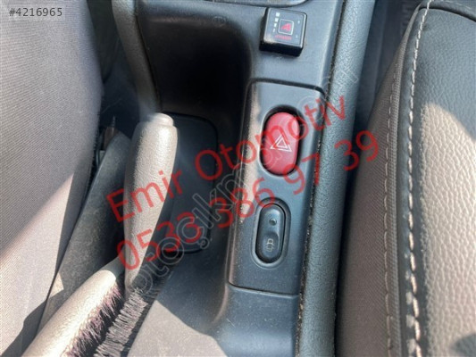 Renault Laguna 1 dörtlü flaşör dügmesi