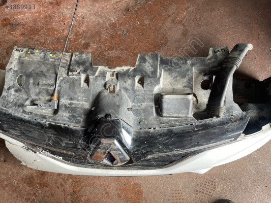Renault Megane 4 Otomatik 1.5 DCI Adblue Üst Panjur Plastiği