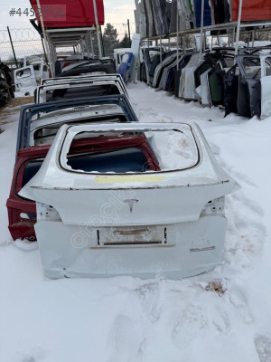 Tesla bagaj kapağı