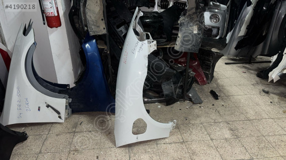 PORSCHE TAYCAN SAĞ ÖN ÇAMURLUK