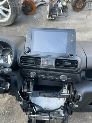 CİTROEN BERLİNGO ORTA DİFÜZÖR OTO FEDAİ