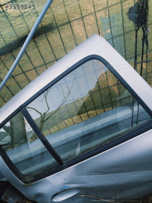 Renault symbol 2005 sağ arka kapı fitili