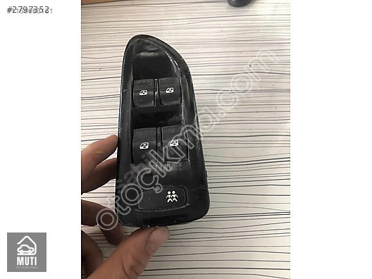 Renault Laguna 2 Dörtlü Cam Düğmesi 8200018985A