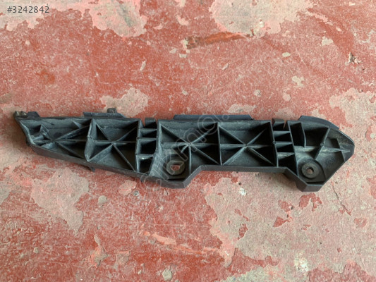 TOYOTA COROLLA  ARKA TAMPON BRAKETİ SOL 5257602060