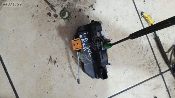 OPEL INSİGNİA A SOL ARKA KAPI KİLİDİ