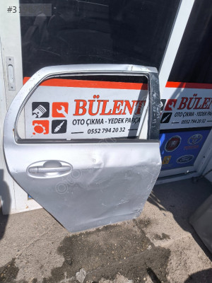 Toyota Yaris sağ arka kapı orijinal çıkma
