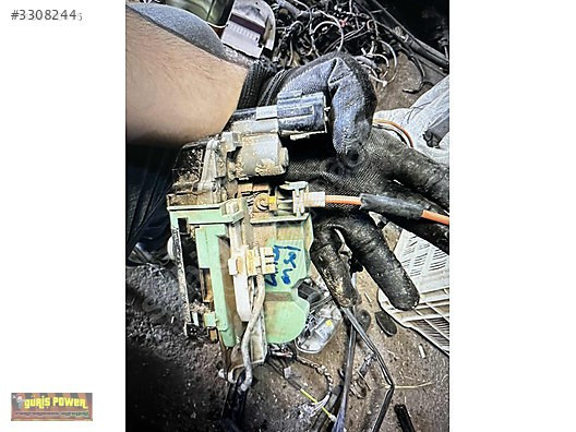 Fiat Linea ön sol kapı kilidi