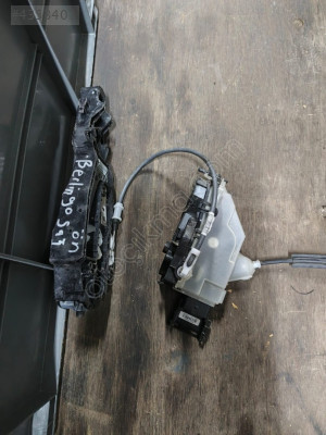 CİTROEN BERLİNGO 2022 KAPI KİLİDİ