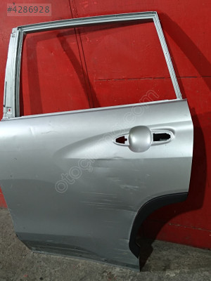 Toyota Corolla cross sol arka kapı