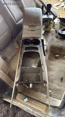 2008 Kia Sorento orta konsol
