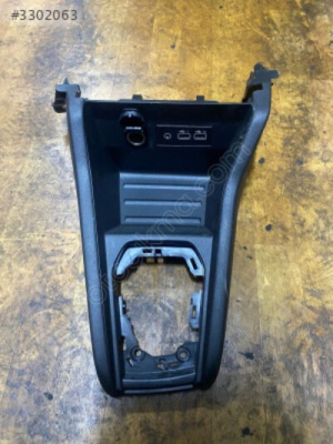 Renault clio 5 SIFIR ORJİNAL ORTA KONSOLU