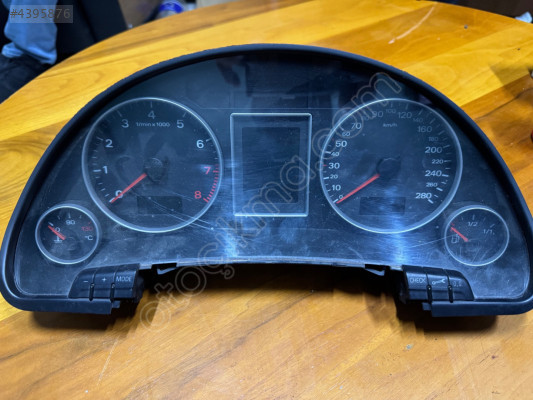 Audi A4 gösterge saati