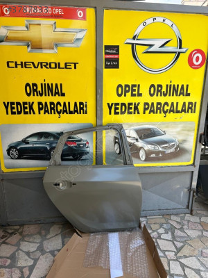 Opel Astra J Modeli İçin Sıfır Sağ Arka Kapı Parçası