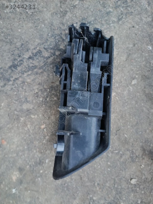 Toyota Corolla yakıt deposu bagaj kapağı açma kolu