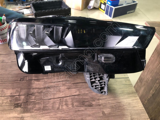 PEUGEOT 3008 MK3 SAĞ FAR 9862665180