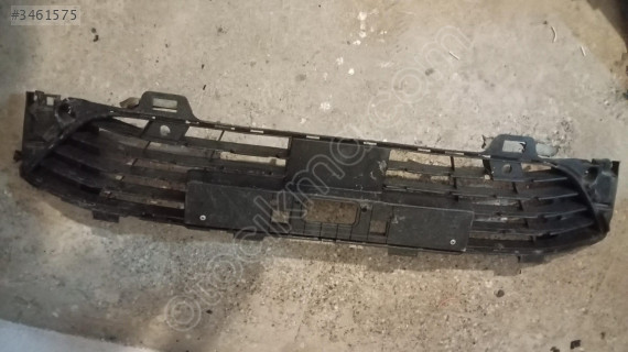 RENAULT CLİO 5 ORJİNAL ÇIKMA ÖN TAMPON IZGARASI
