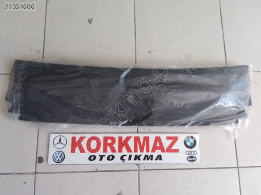 AUDI A4 PANEL ÜST KAPLAMASI 2020 (8W0807081F)