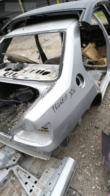 PEUGEOT 306 SAĞ ARKA ÇAMURLUK ÇIKMA ORJİNAL