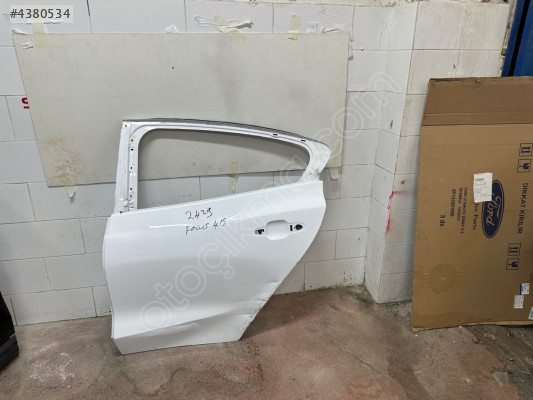 2018 sonrası Ford Focus sol arka kapı çıkma orijinal beyaz