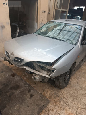 Nissan Primera ön kaput