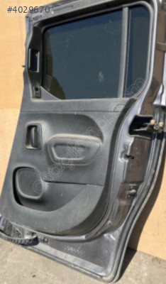 citroen berlingo sürgülü yan kapı döşemesi sağ 98 330 981 ZE