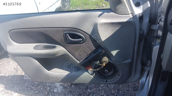 Renault Clio sol ön döşeme çıkma