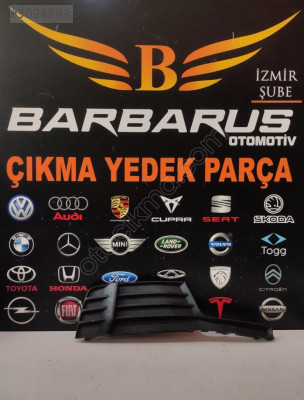 AUDİ A3 HATCHBACK SAĞ SİS KAPAĞI 8V3807682M