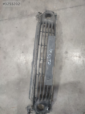 Renault Clio 4 ön tampon ızgarası