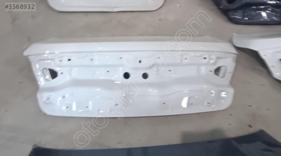 RENAULT MEGAN 4 BEYAZ BAGAJ KAPAĞI ORJINAL BOYASIZ
