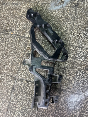 peugeot 5008 sağ arka tampon braket yeni model