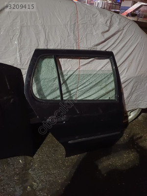 VW Polo Sağ Arka Kapı - Mert Oto Çıkma Parçaları