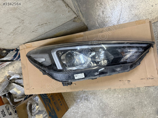 HYUNDAİ TUCSON SAĞ ÖN FAR D792111A20