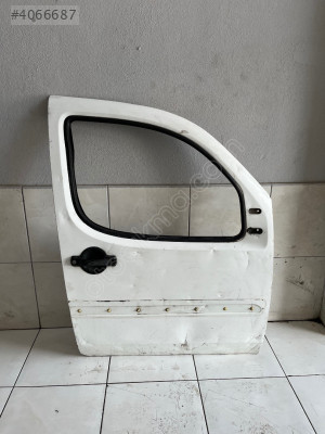 Fiat Doblo eski kasa sağ ön kapı dolu temiz