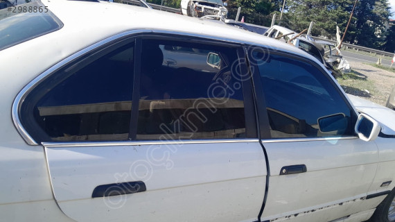 Bmw e34 kasa 5.20 sag kapi camları adet yedek parça