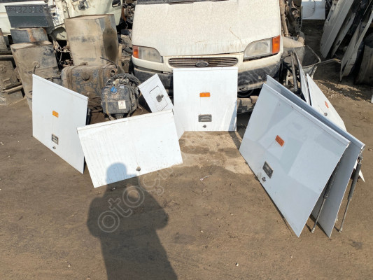 MİTSUBİSHİ TEMSA PRESTİJ YAN BAGAJ KAPAĞI