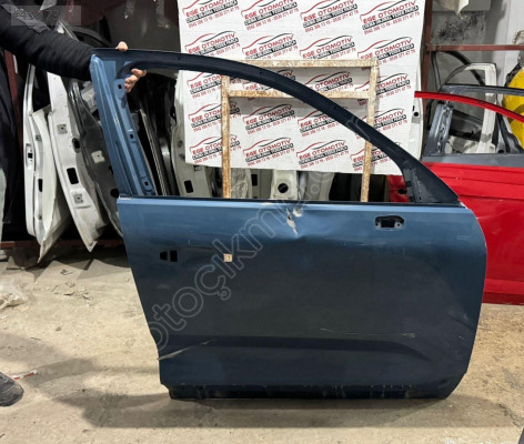 VOLVO XC40 LACİVERT SAĞ ÖN KAPI ORJINAL LOKALLIK