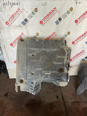 7LA825205C Transporter T7 alt taban karuma plastigi T7