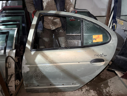 RENAULT MEGANE 1 SOL ARKA KAPI CAM KRİKOSU MANUEL ORJİNAL