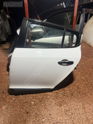 RENAULT MEGANE 3 ÇIKMA SOL ARKA KAPI