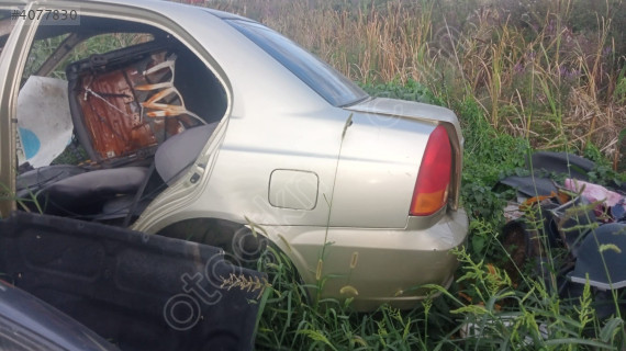 Hyundai Accent admira sol arka camulluk